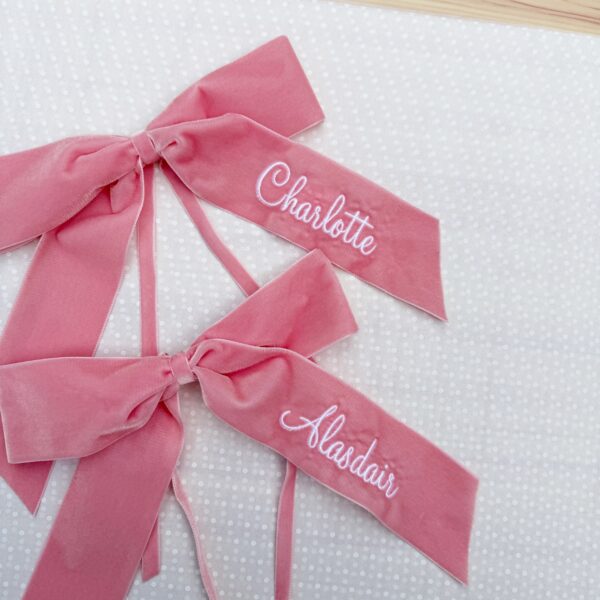 100 x Velvet Place Setting Bow 100 x Personalised Velvet Place Setting Bow