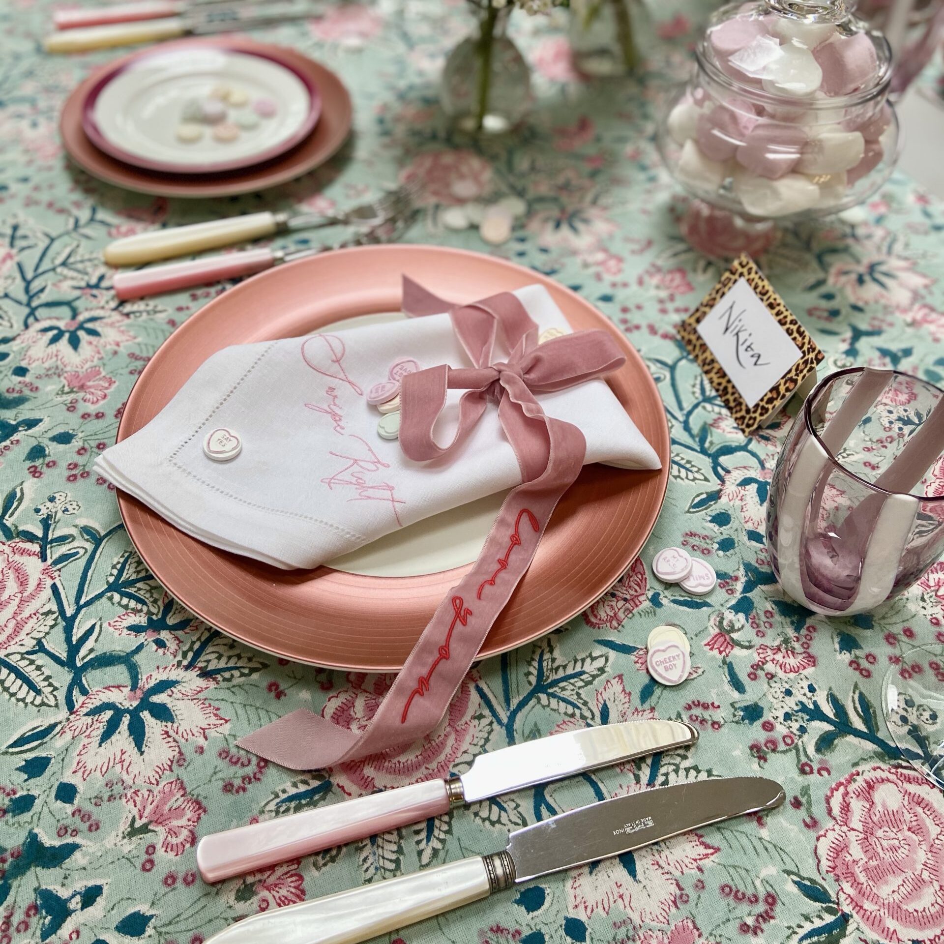 WHITE LINEN HEMSTITCH NAPKIN – Personalised Napkins with Up To 8 Words