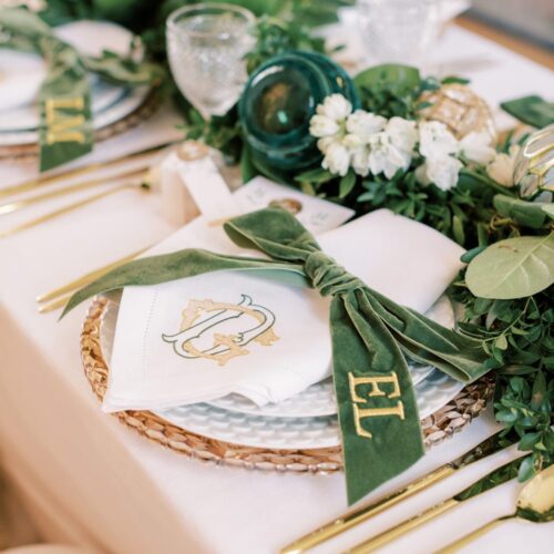 Micro wedding package - monogrammed napkins and place setting bows