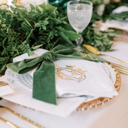 Micro wedding package - monogrammed napkins and place setting bows