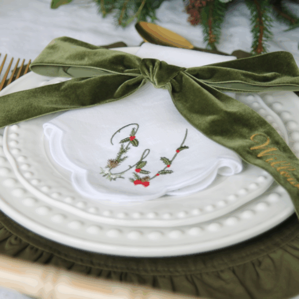 LINEN SCALLOP NAPKINS – Monogrammed Nordic Christmas Napkin
