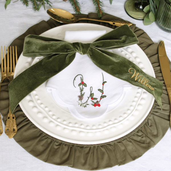 LINEN SCALLOP NAPKINS – Monogrammed Nordic Christmas Napkin