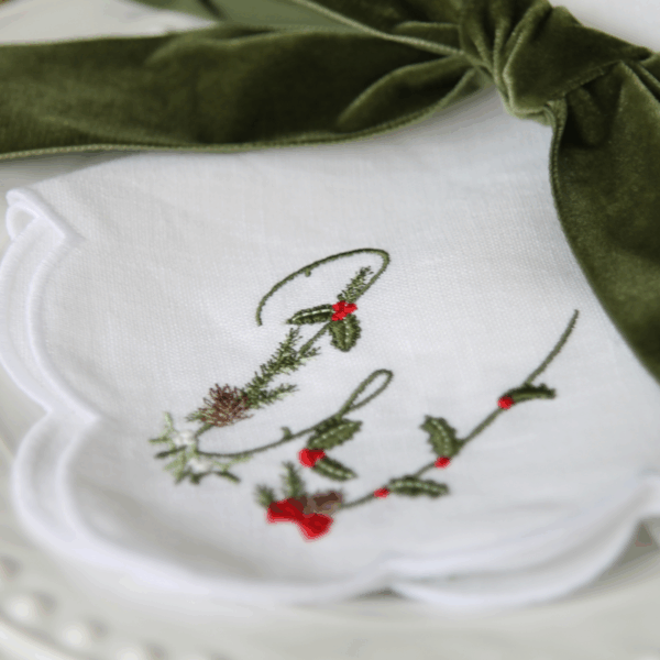 LINEN SCALLOP NAPKINS – Monogrammed Nordic Christmas Napkin