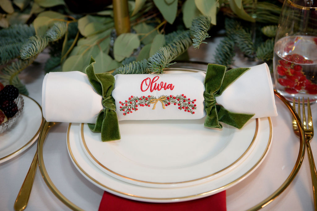 Traditional Christmas Table Ideas For A Luxury Dining Experience