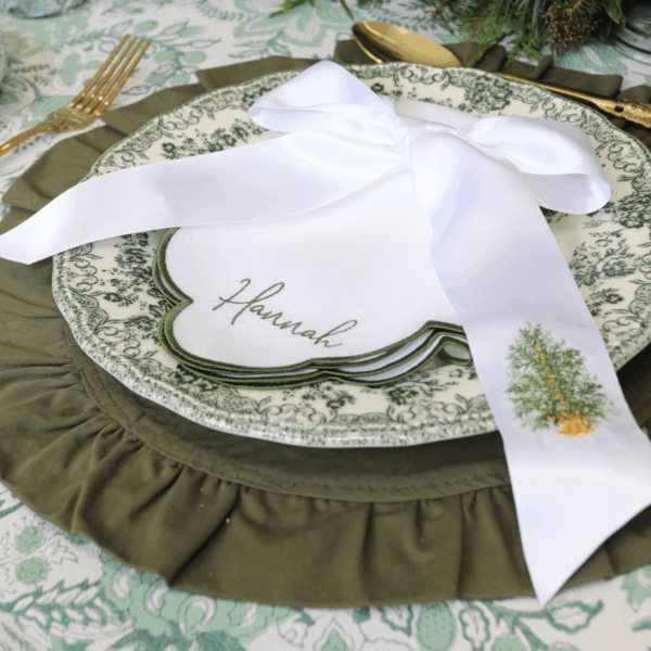 LINEN SCALLOP NAPKINS With Sage Green Scallop – Place Setting Napkin