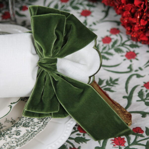 MAXI CHRISTMAS CRACKER - Reusable Crackers Once "Pulled" Become Scallop Napkin - Personalised with Pine Monogram Name