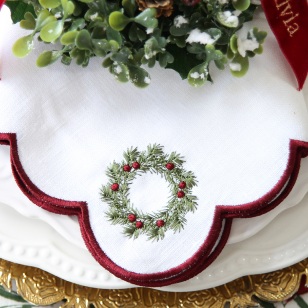 Scallop Christmas Wreath Napkin