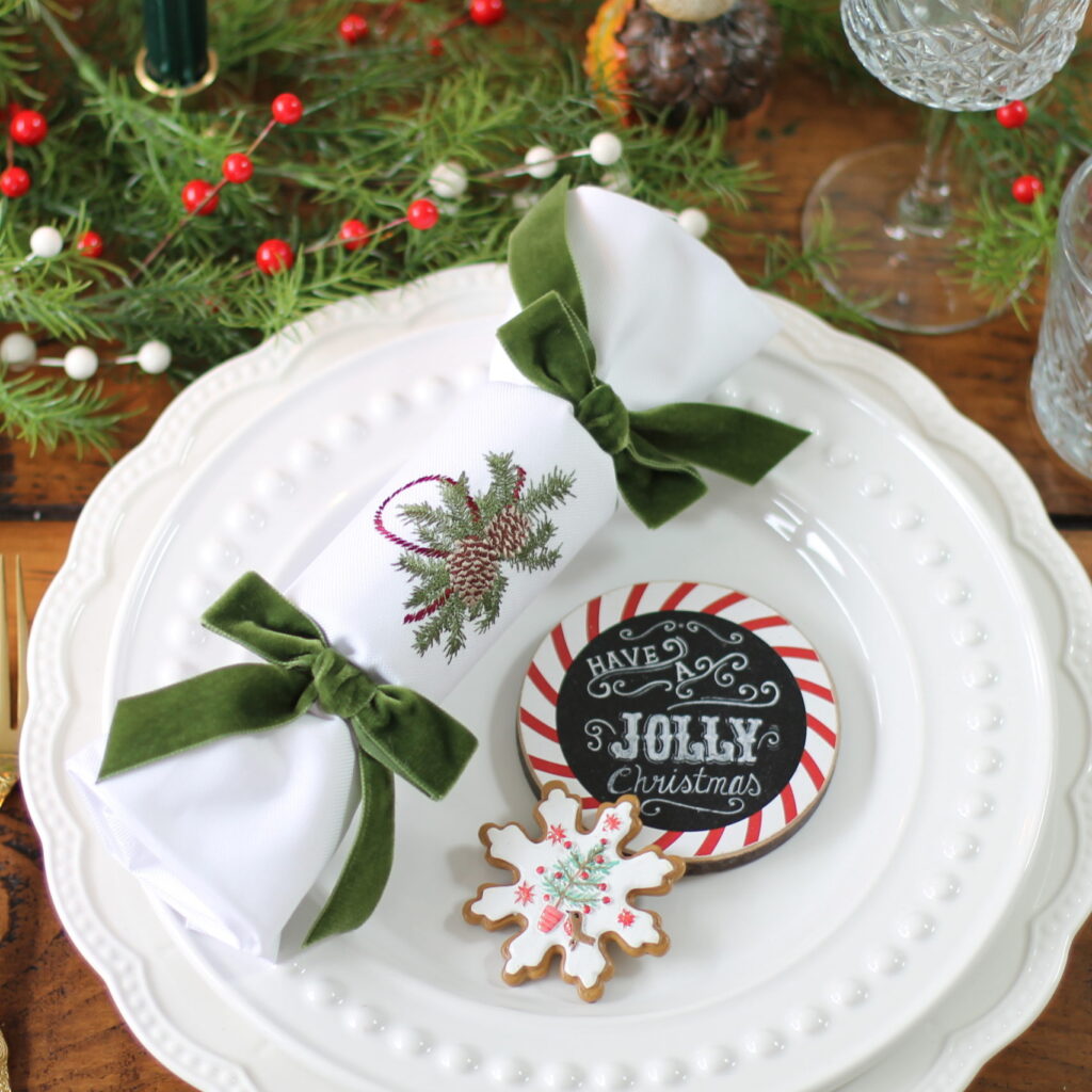 This Season’s Must-Have Christmas Table Details