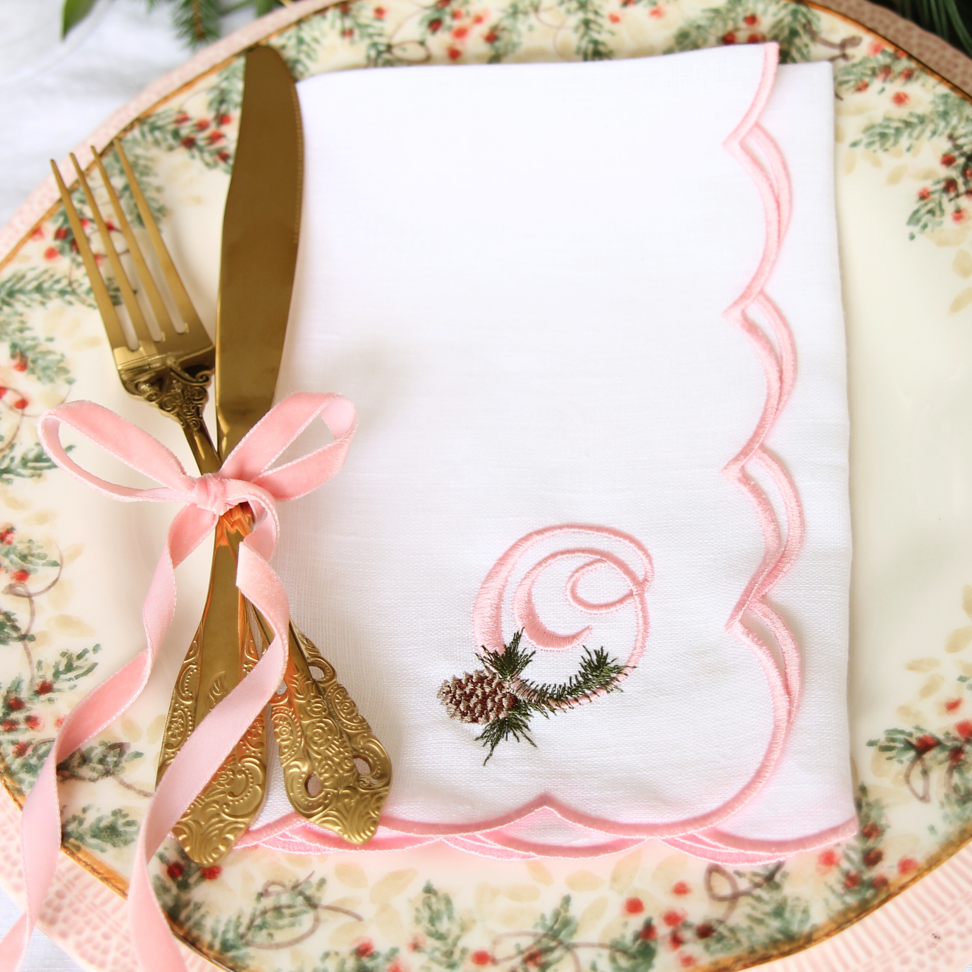LINEN SCALLOP NAPKINS -White & Pink Scallop Napkin with Christmas Pine Monogram