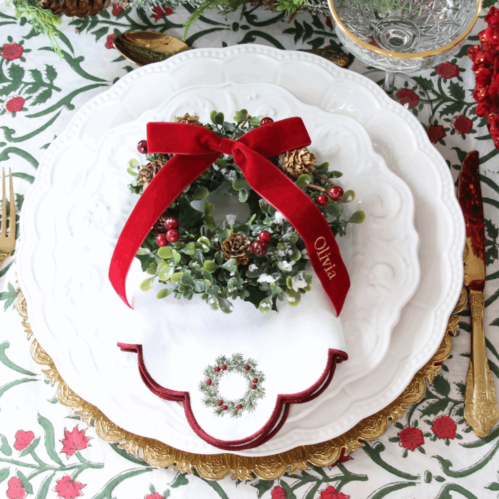 This Season’s Must-Have Christmas Table Details