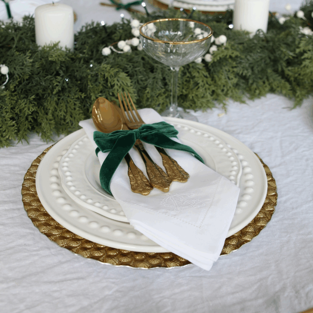 IRISH LINEN HEMSTITCH NAPKIN - Chic Outline Monogram Napkin