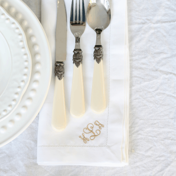 IRISH LINEN HEMSTITCH NAPKIN - Vine Monogram