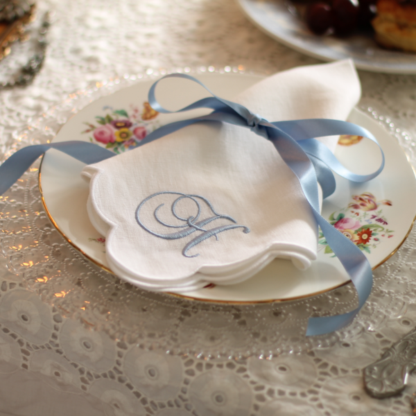 LINEN SCALLOP NAPKINS - Monogrammed