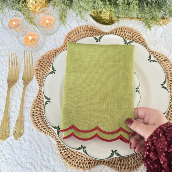 Christmas Edition : Lime Napkin with Burgundy Scallop