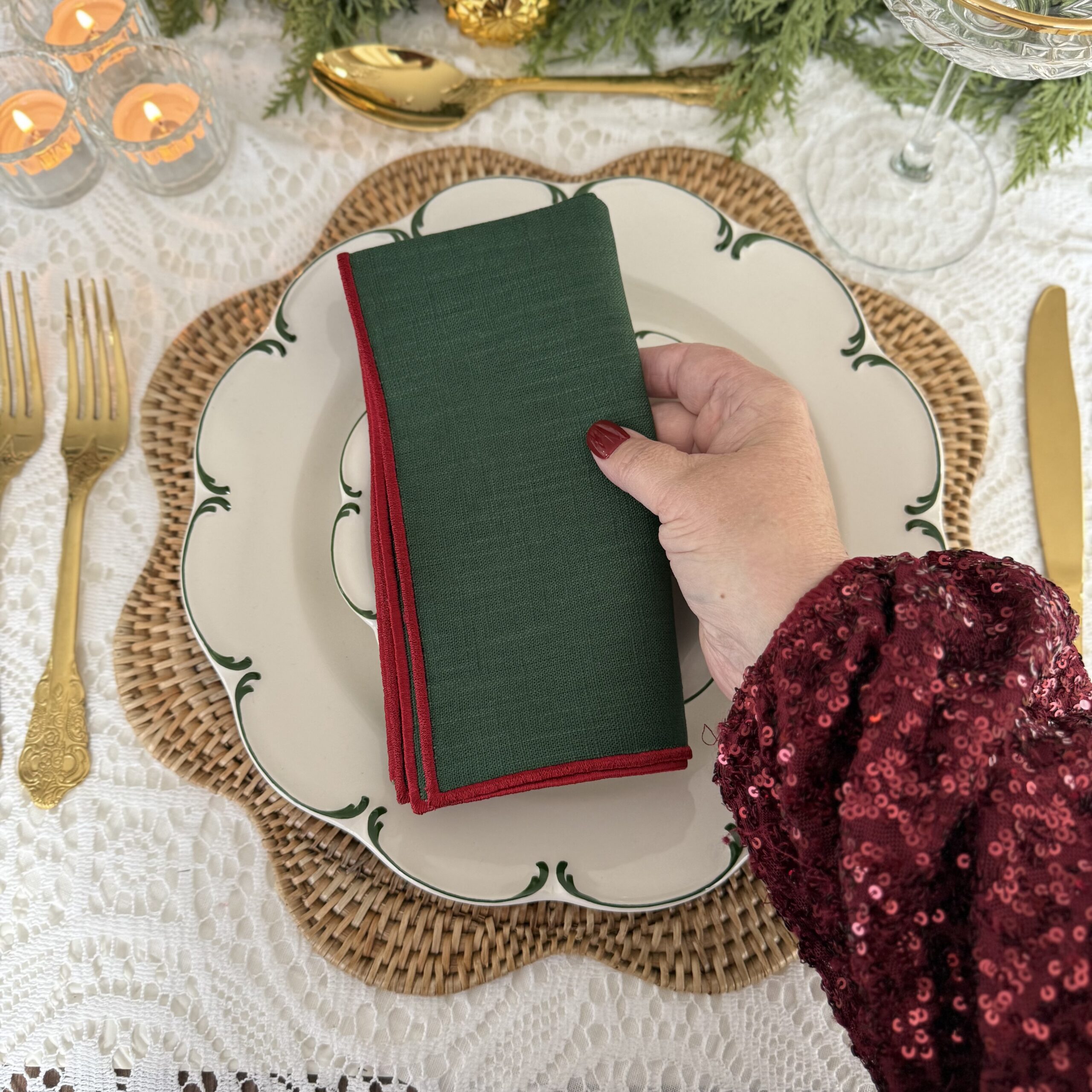 Christmas Edition : Green Napkin with Burgundy Contrast Edge