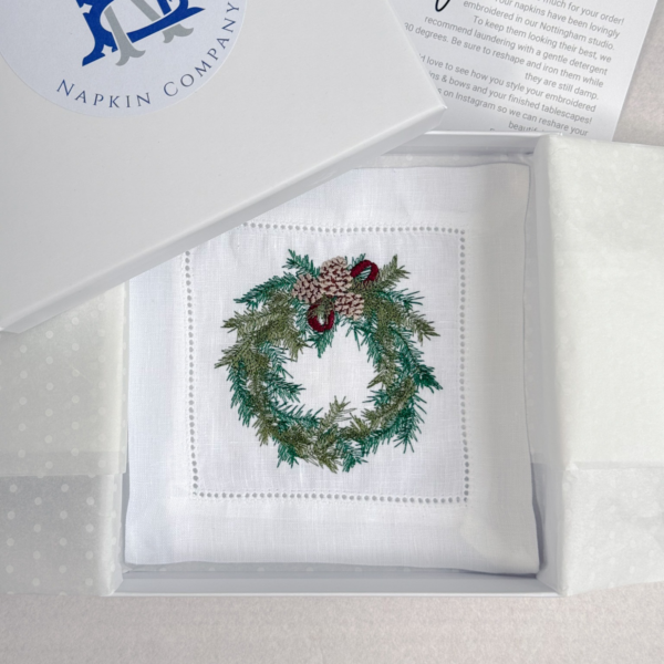 Set of 4 Christmas Wreath Cocktail Napkin in Gift Box